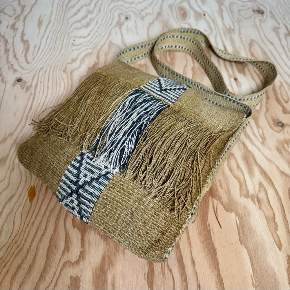 Hᴀɴᴅᴡᴏᴠᴇɴ Bᴏʜᴏ Fʀɪɴɢᴇ Cʀᴏssʙᴏᴅʏ Bᴀɢ_~Aʀᴛɪsᴀɴ Wᴏᴠᴇɴ Tᴇxᴛɪʟᴇ Hɪᴘᴘɪᴇ Fᴇsᴛɪᴠᴀʟ Pᴜʀsᴇ - Picture 8 of 15